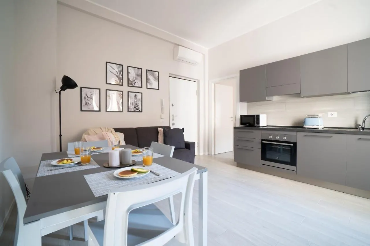 Easylife - Accogliente Residenza A Due Passi Dal Duomo Apartment Milan