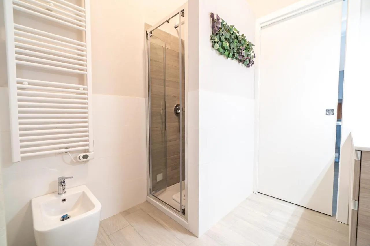 Easylife - Accogliente Residenza A Due Passi Dal Duomo Apartment Milan 0*,