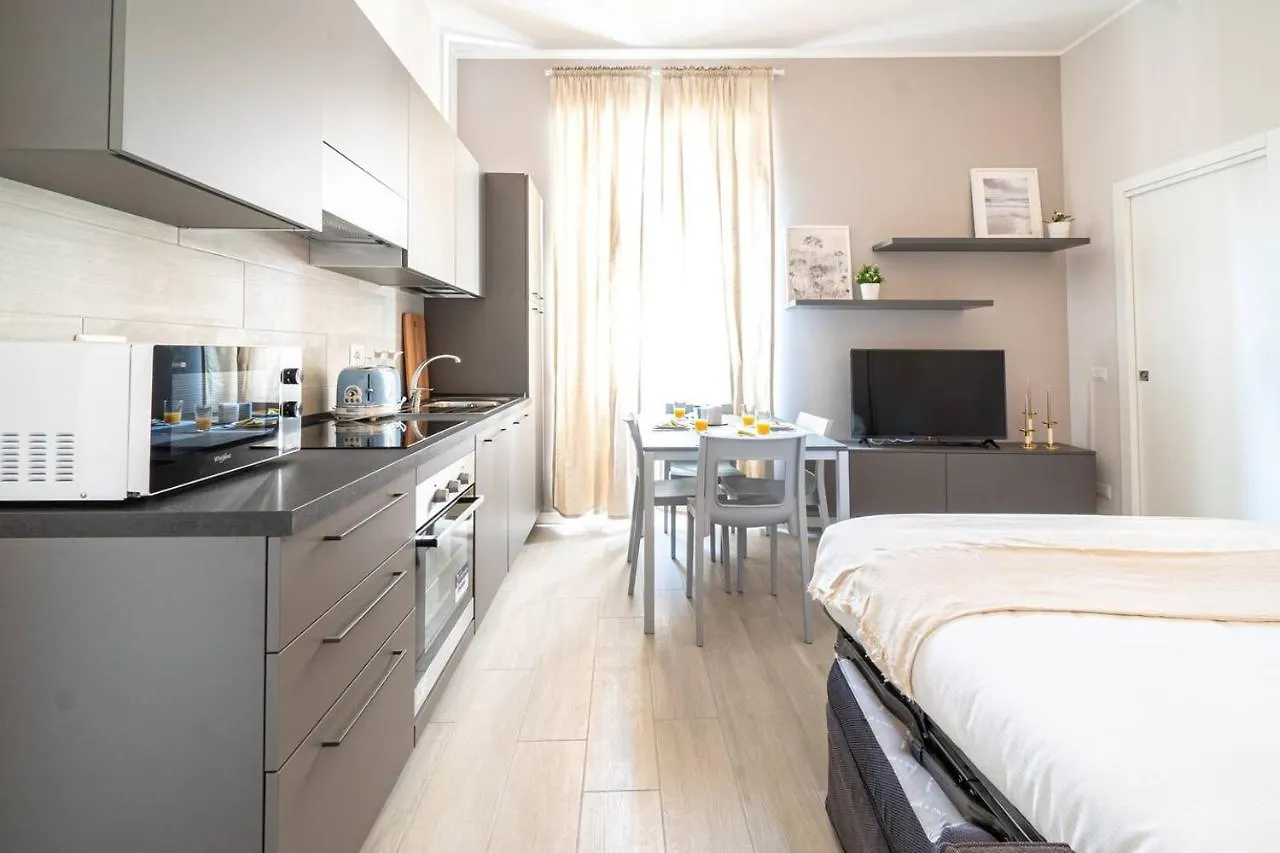 Easylife - Accogliente Residenza A Due Passi Dal Duomo Apartment Milan 0*,  Italy